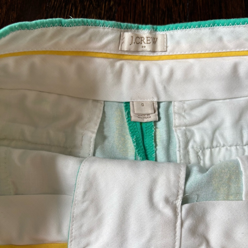 🍍 J. Crew Pineapple Print Chino Shorts - Picture 2 of 4